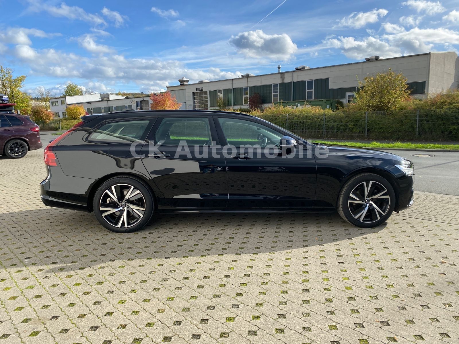 Fahrzeugabbildung Volvo V90 B5 Ultimate Dark AWD/BLIS/Pano/Head-Up/AHK