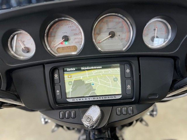 Fahrzeugabbildung Harley-Davidson FLHX Street Glide mit Kesstech