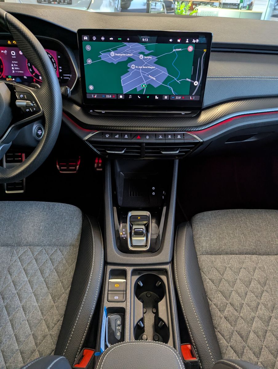 Изображение автомобиля SKODA Octavia 1.5 TSI Sportline Pano Martix Cam AHK