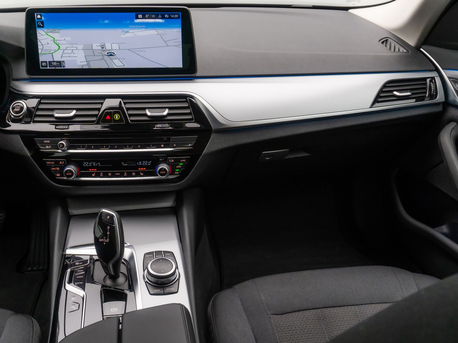 Fahrzeugabbildung BMW 520e Alarm Komfort PDC DAB GeschwindigReg 18Zoll