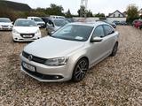 Volkswagen Jetta VI Highline, Automatik, SR+WR, Tüv Neu !!! - VW Jetta Benzin Gebrauchtwagen