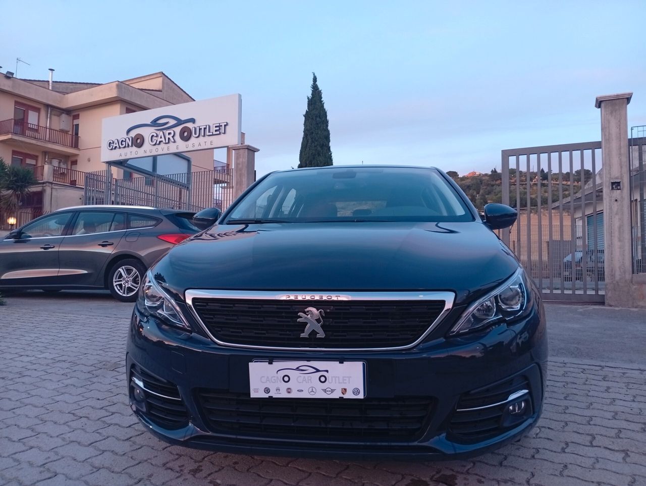 PEUGEOT 308