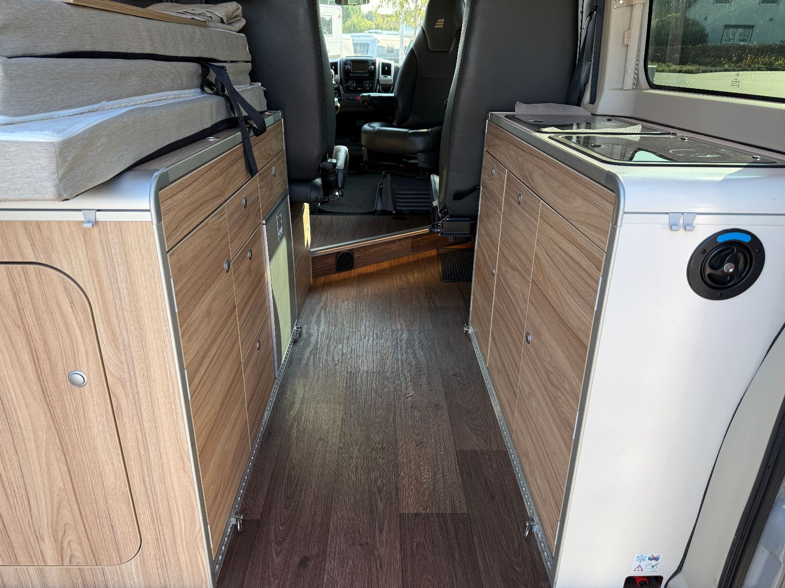 Fahrzeugabbildung HYMER / ERIBA / HYMERCAR Sydney GT 60 Limited