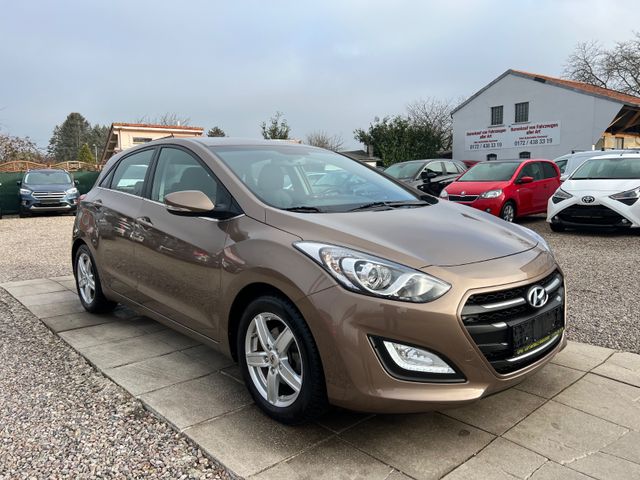 Hyundai i301,6 Style Sportsitze Sportpaket Sport Lenkrad