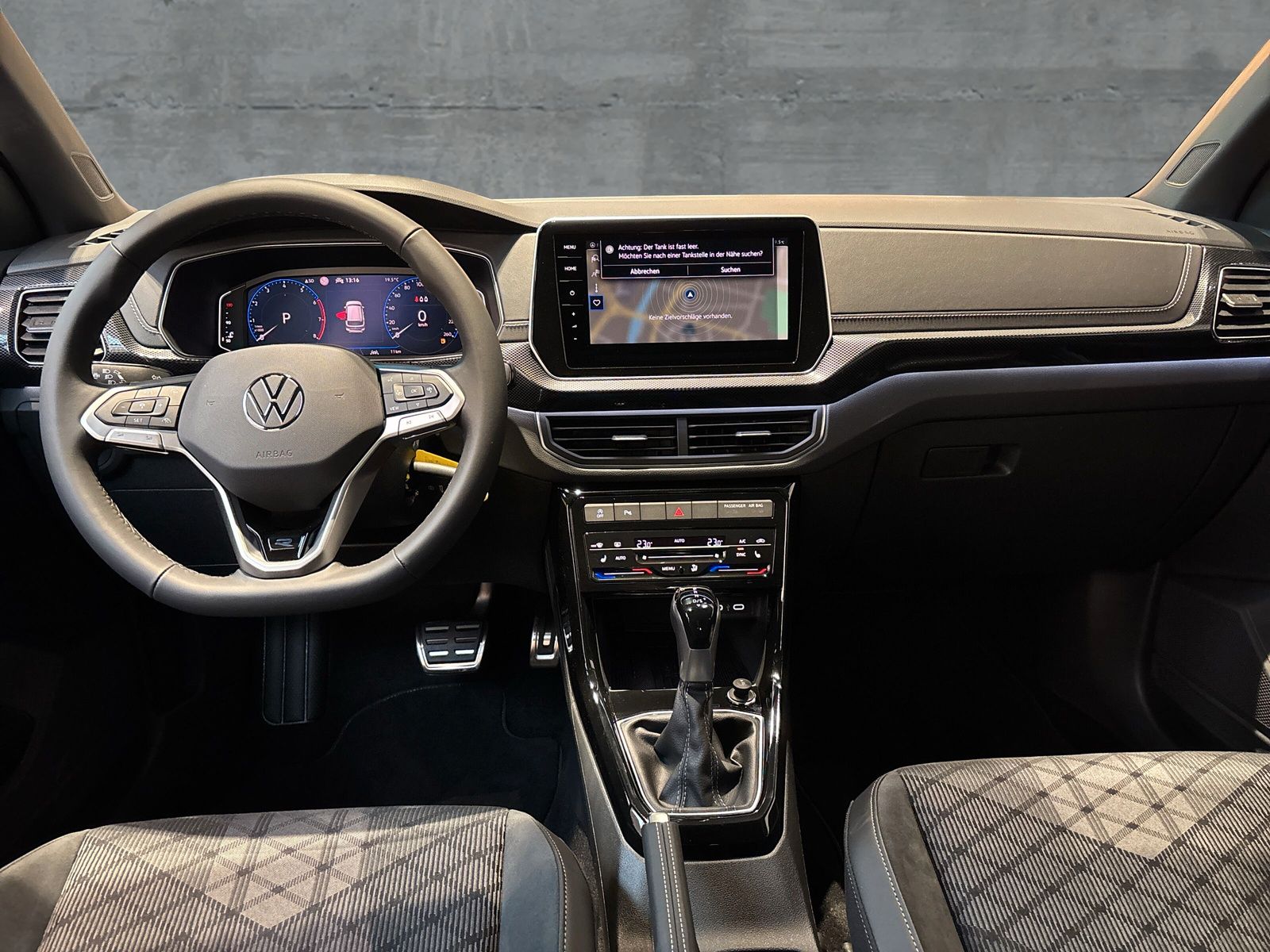 Fahrzeugabbildung Volkswagen T-Cross 1.0 TSI R-Line AHK Kamera Navi AppConnec