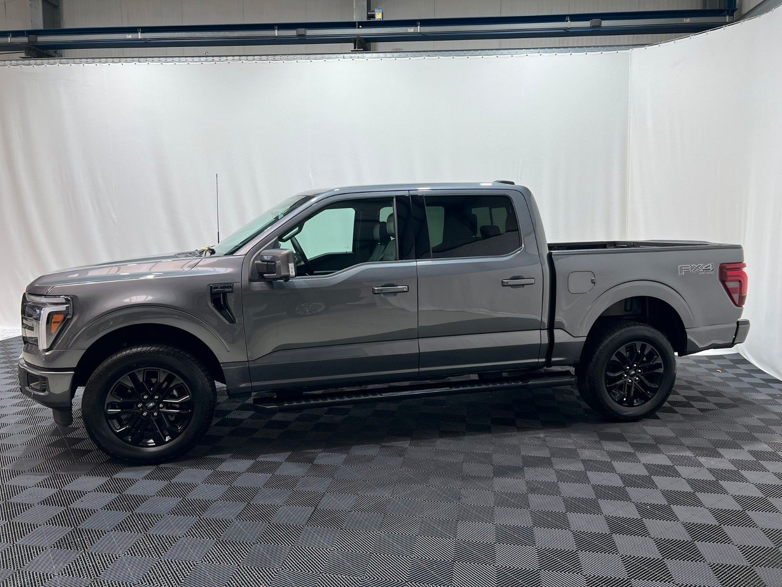 Fahrzeugabbildung Ford F-150 Lariat 5.0L V8  5,5" Black Ed. MY25