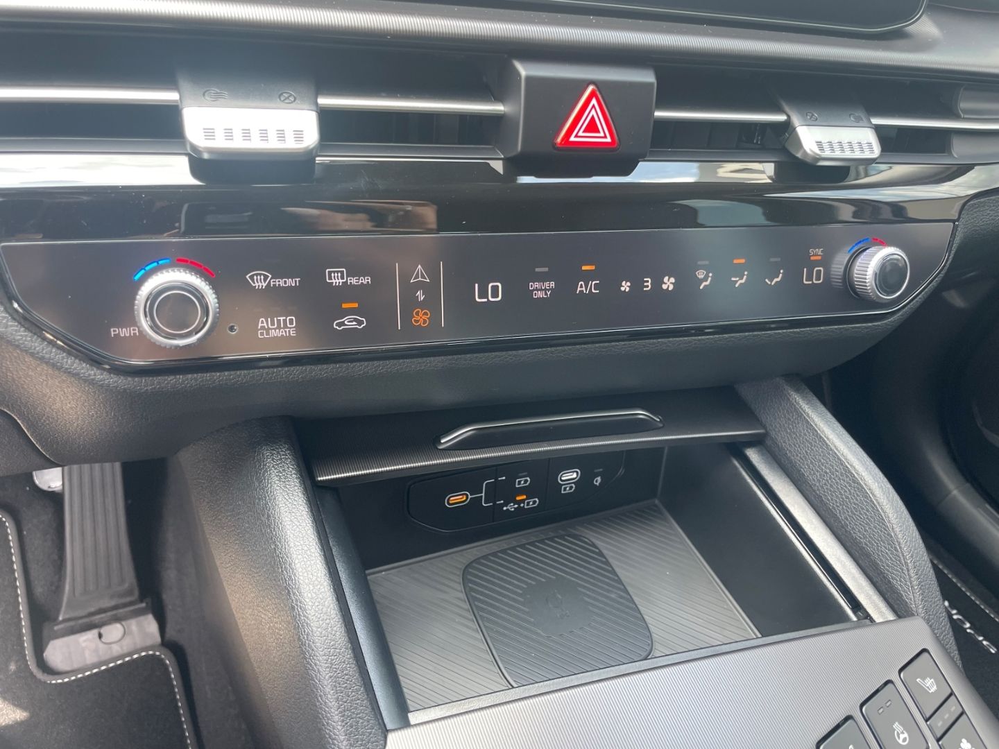Fahrzeugabbildung Kia Sportage Spirit Hybrid HeadUpDisplay Sitzbelüftu