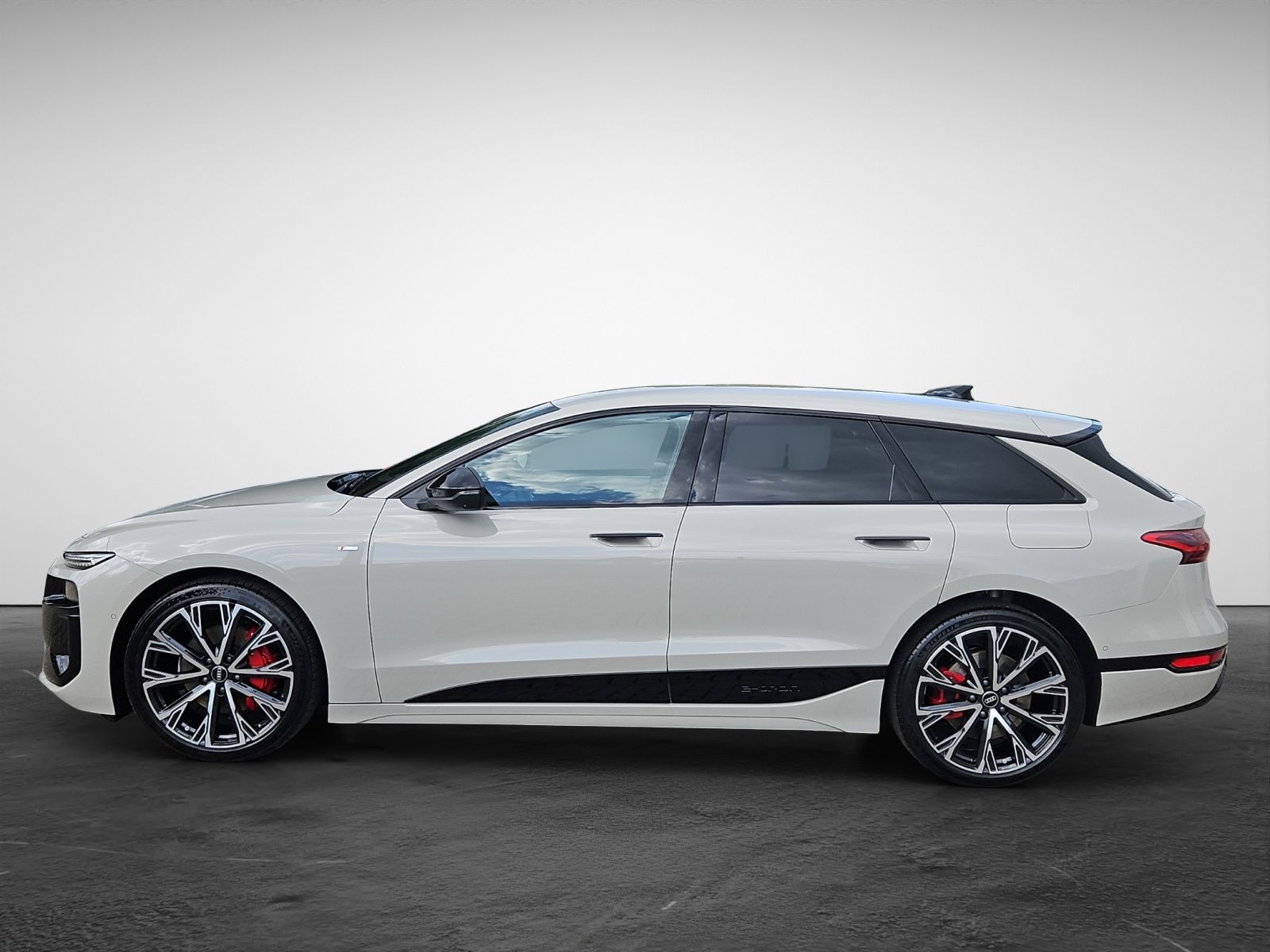 Audi A6 e-tron Avant quattro S-line  HeadUp AHK Stand imagem 3