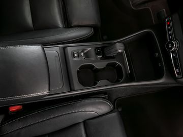 Volvo XC40 Momentum Pro 2WD Parkassistent-Paket Leder