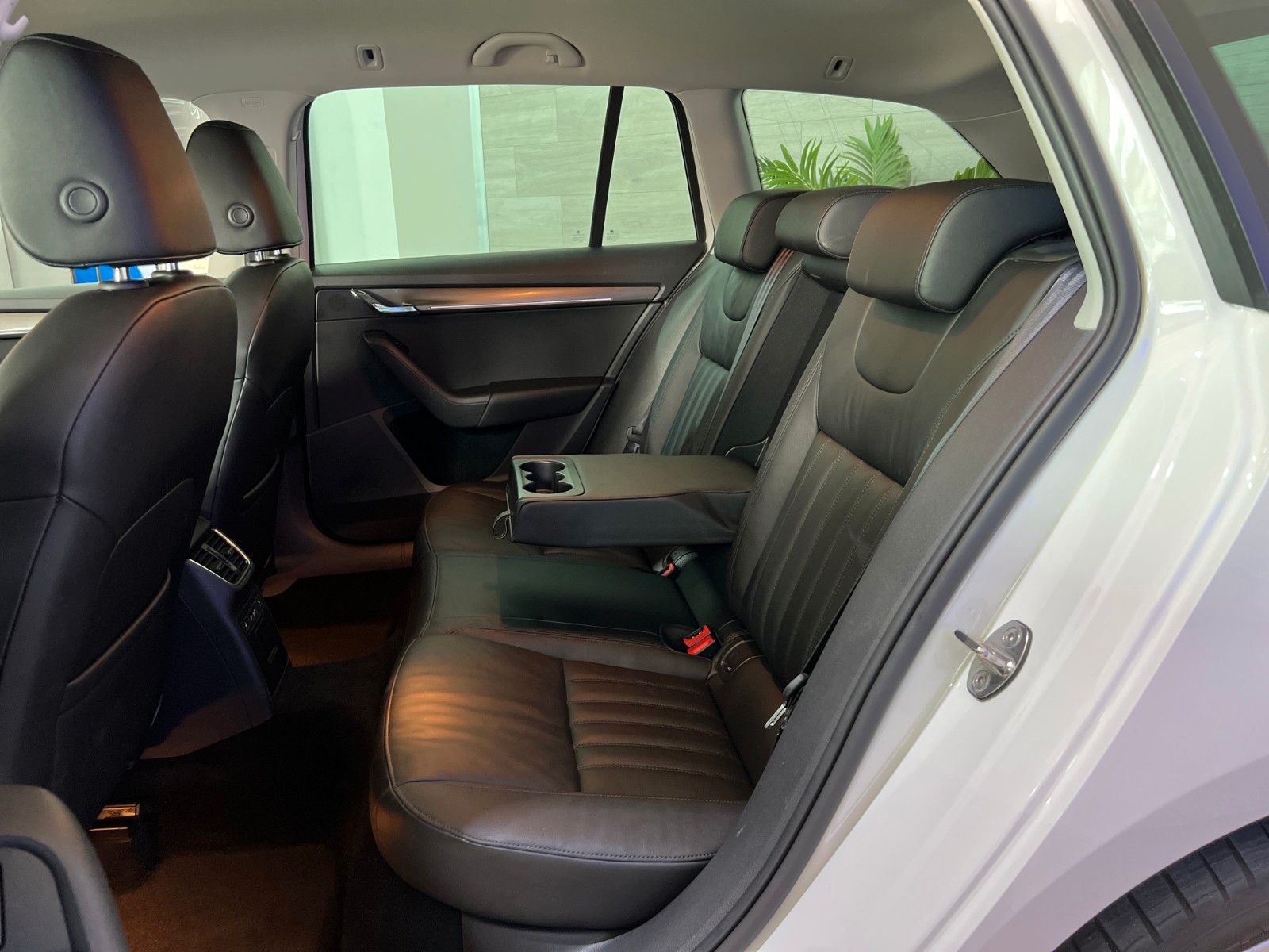Fahrzeugabbildung SKODA Octavia Combi Premium Edition *Leder*Kamera*LED