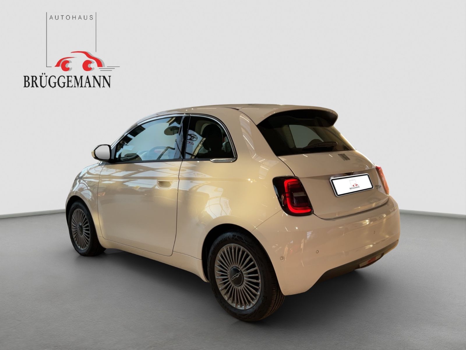 Fahrzeugabbildung Fiat 500e + Komfort Paket, Style Paket