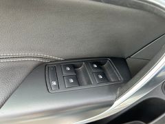 Fahrzeugabbildung Opel Insignia A ST Innov. Autom. Recaro Pano Navi 20"