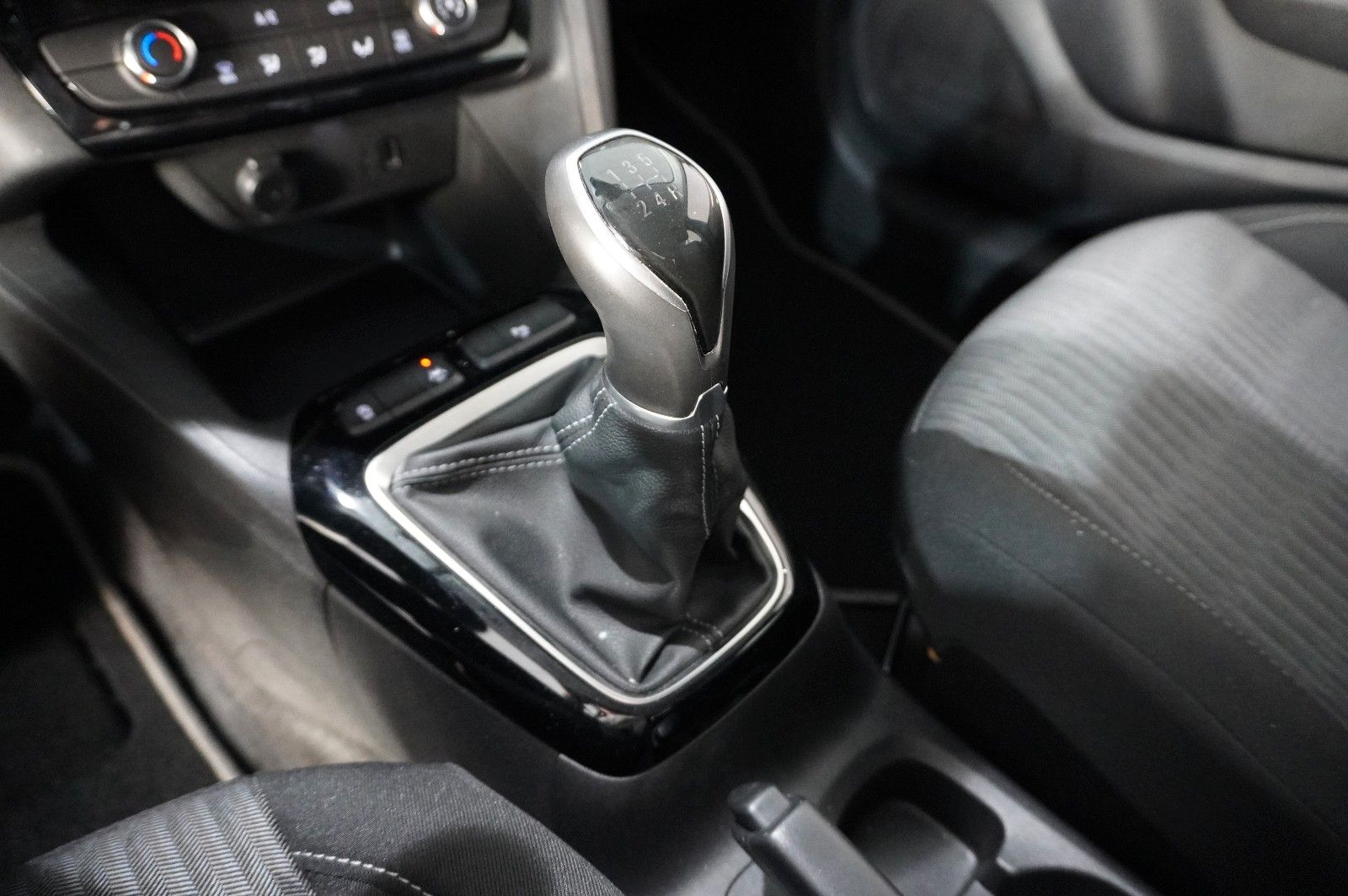 Fahrzeugabbildung Opel Corsa F 1.2 EDITION NAVI/KAMERA/TEMP./PDC/DAB+