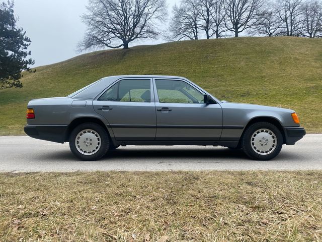 Mercedes-Benz E 260 W124 *DEUTSCH*Orig. 61.000 KM*1a-FAHRZEUG