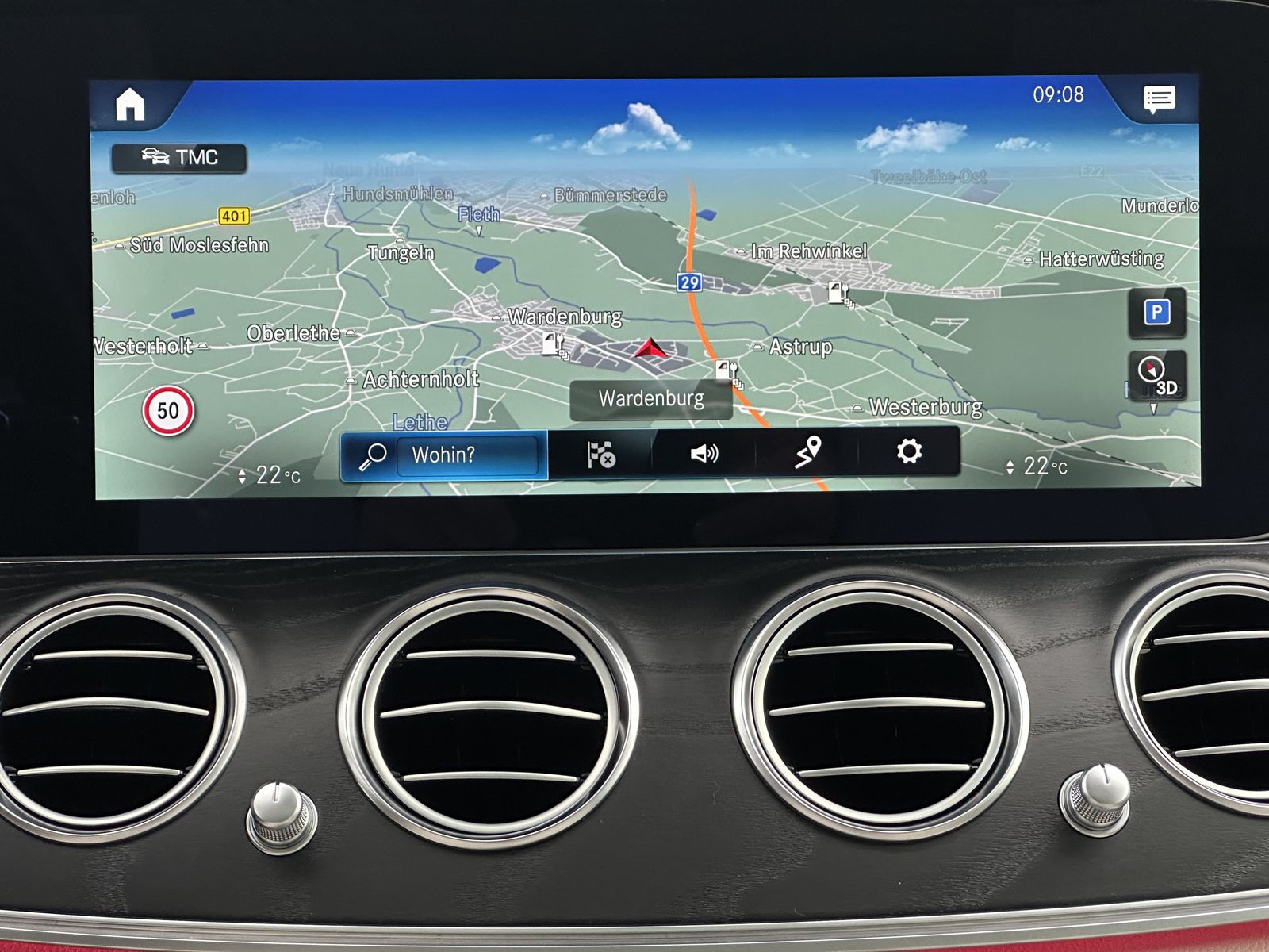 Fahrzeugabbildung Mercedes-Benz E 300de T AMG-Line NAV+LED+PANO+BURMESTER+KAMERA