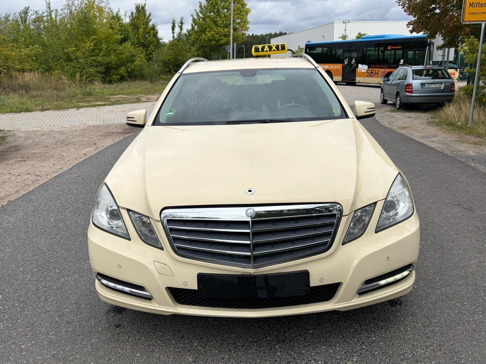 Mercedes-Benz E200, 2012
