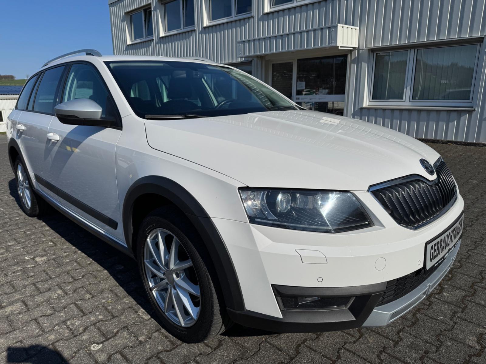 Skoda Octavia Combi-2,0TDI Scout 4x4-DSG-Bi Xenon-AHK