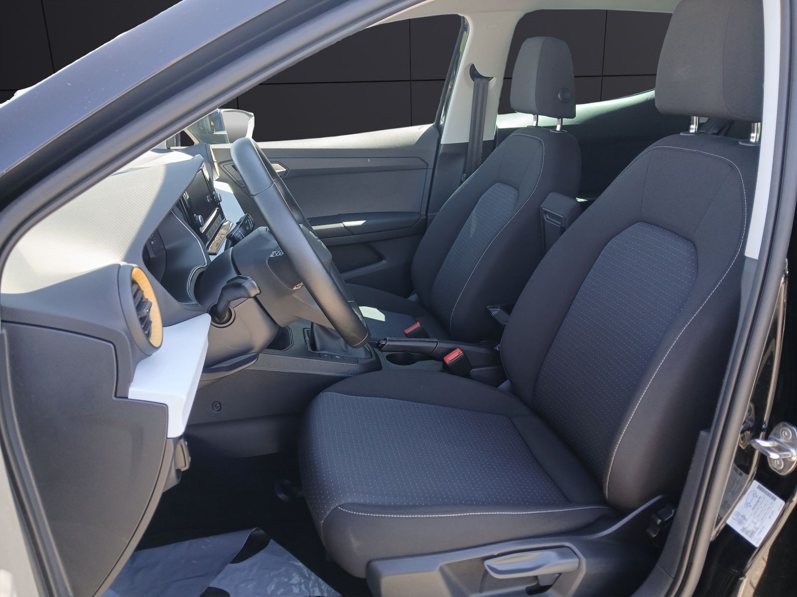 Fahrzeugabbildung SEAT Ibiza TSI Style LED Climatronic GRA PDC SH LM