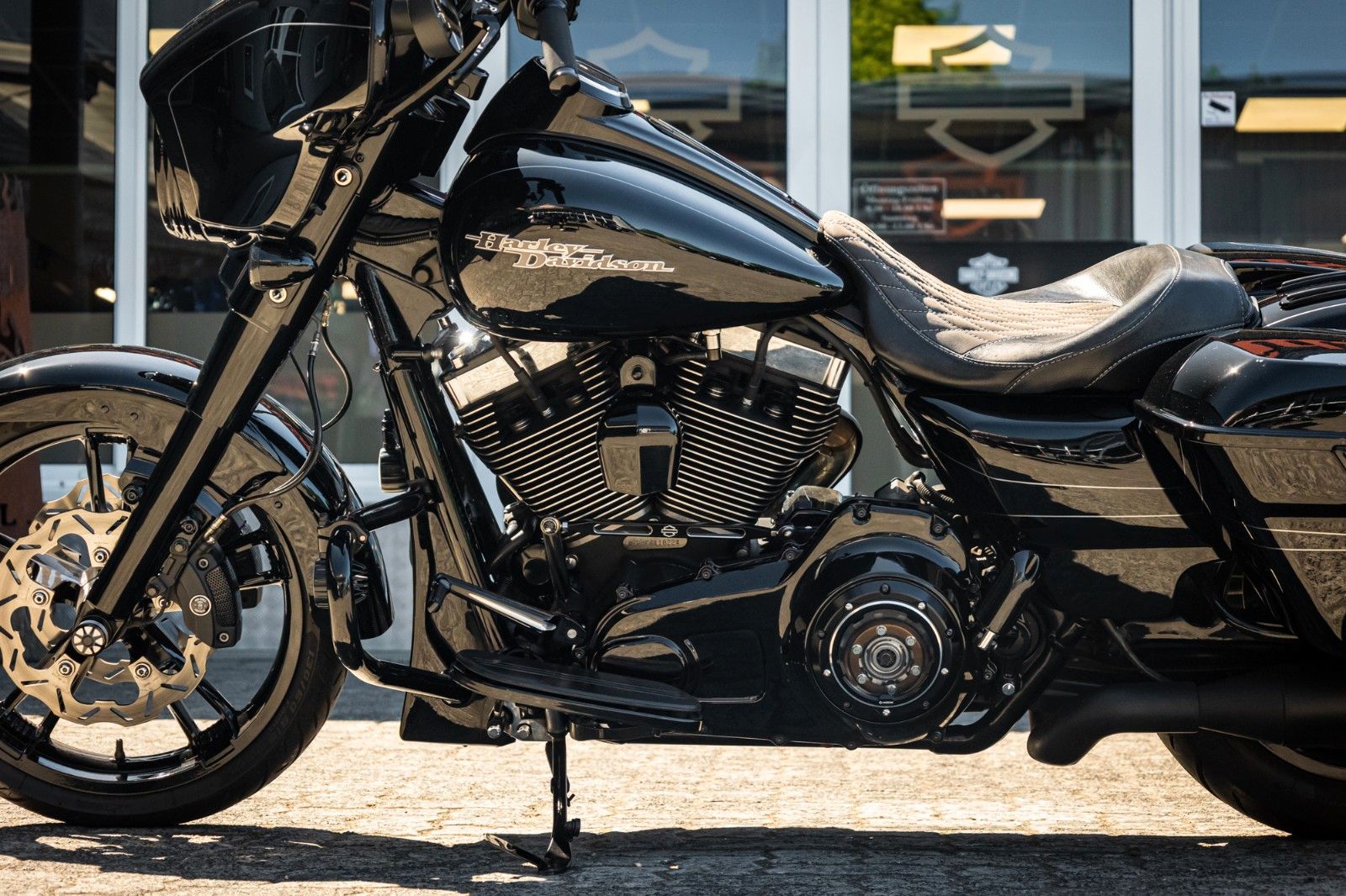 Fahrzeugabbildung Harley-Davidson FLHXS Street Glide - Jekill&Hyde -Wilbers