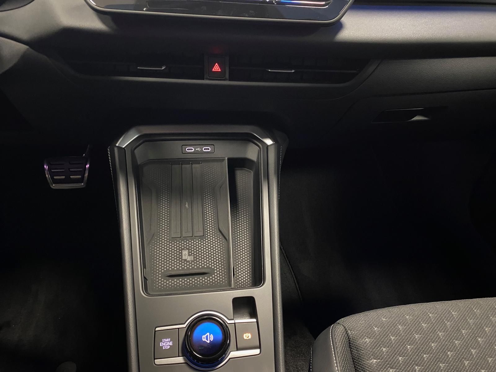 Fahrzeugabbildung Volkswagen T-Roc 1.5 eTSI R-Line NEUES MODELL AHK+ACC+KAMER