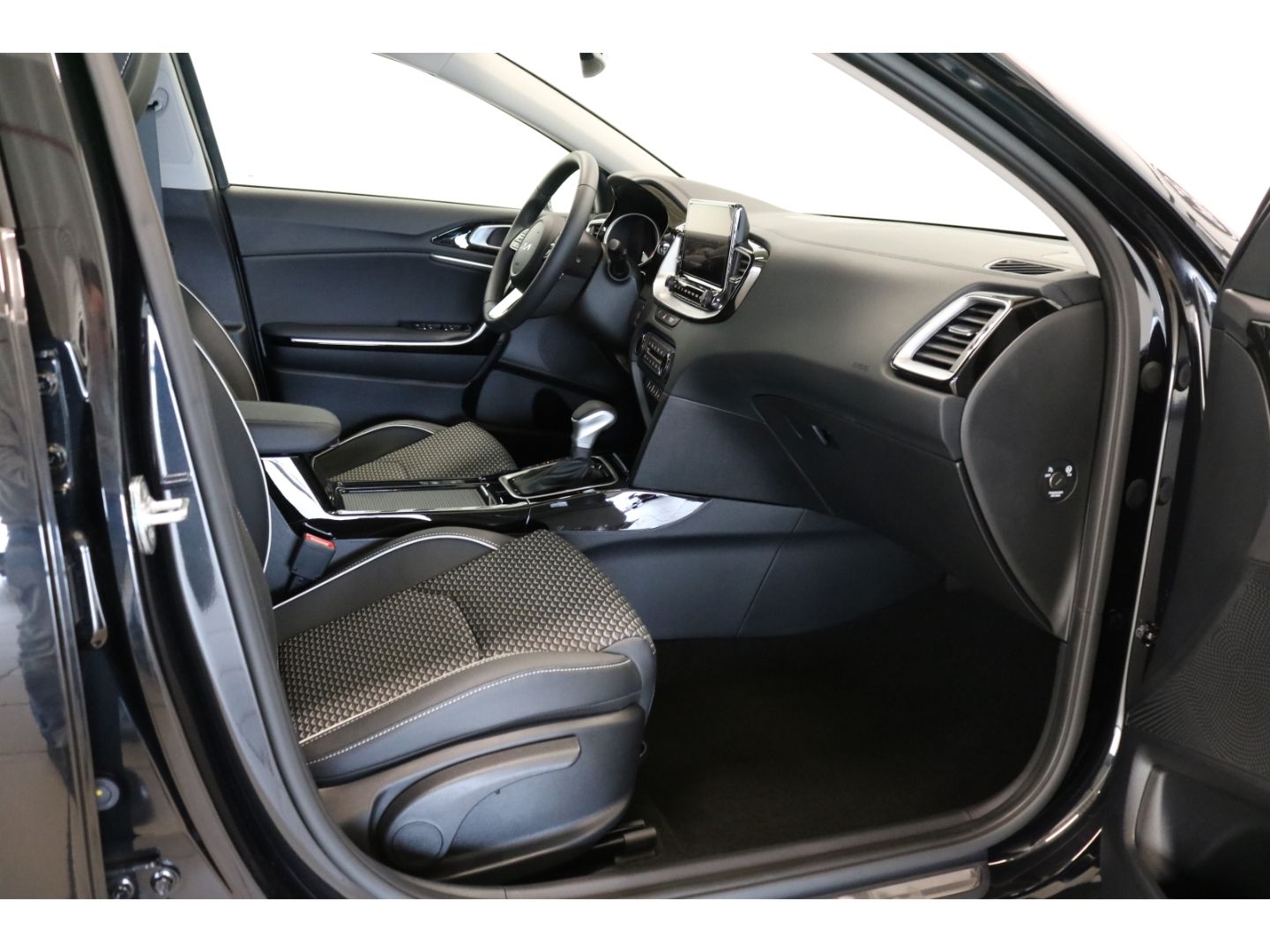Fahrzeugabbildung Kia XCeed Komfort 1.5 T-GDI EU6d Automatik