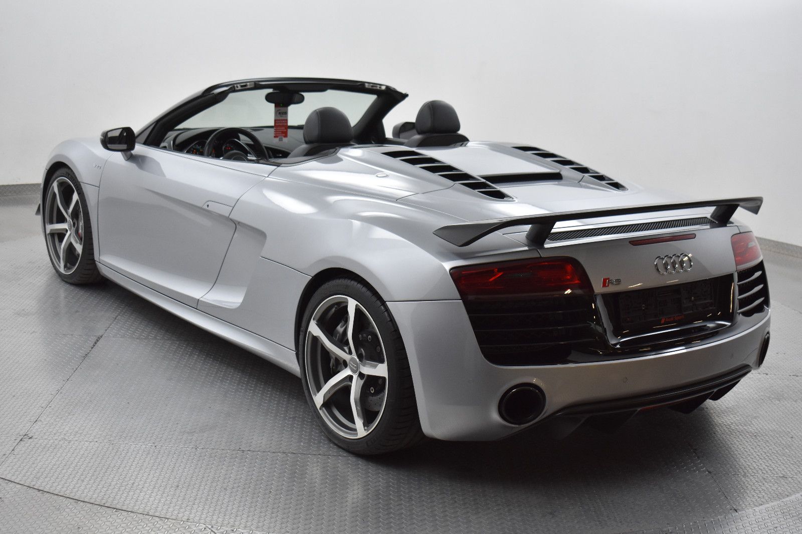 AUDI R8 Spyder V10 5.2FSI quatt LMited Edition 04/30 - Image 11