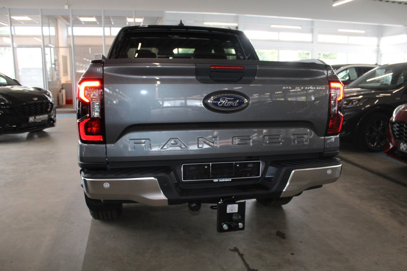 Fahrzeugabbildung Ford Ranger Platinum Automatik LEDER B&O ROLLO AHK