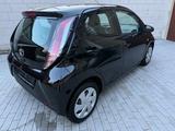 Toyota Aygo (X) 1,0-l-VVT-i x x - Toyota: Schwarz, Aygo