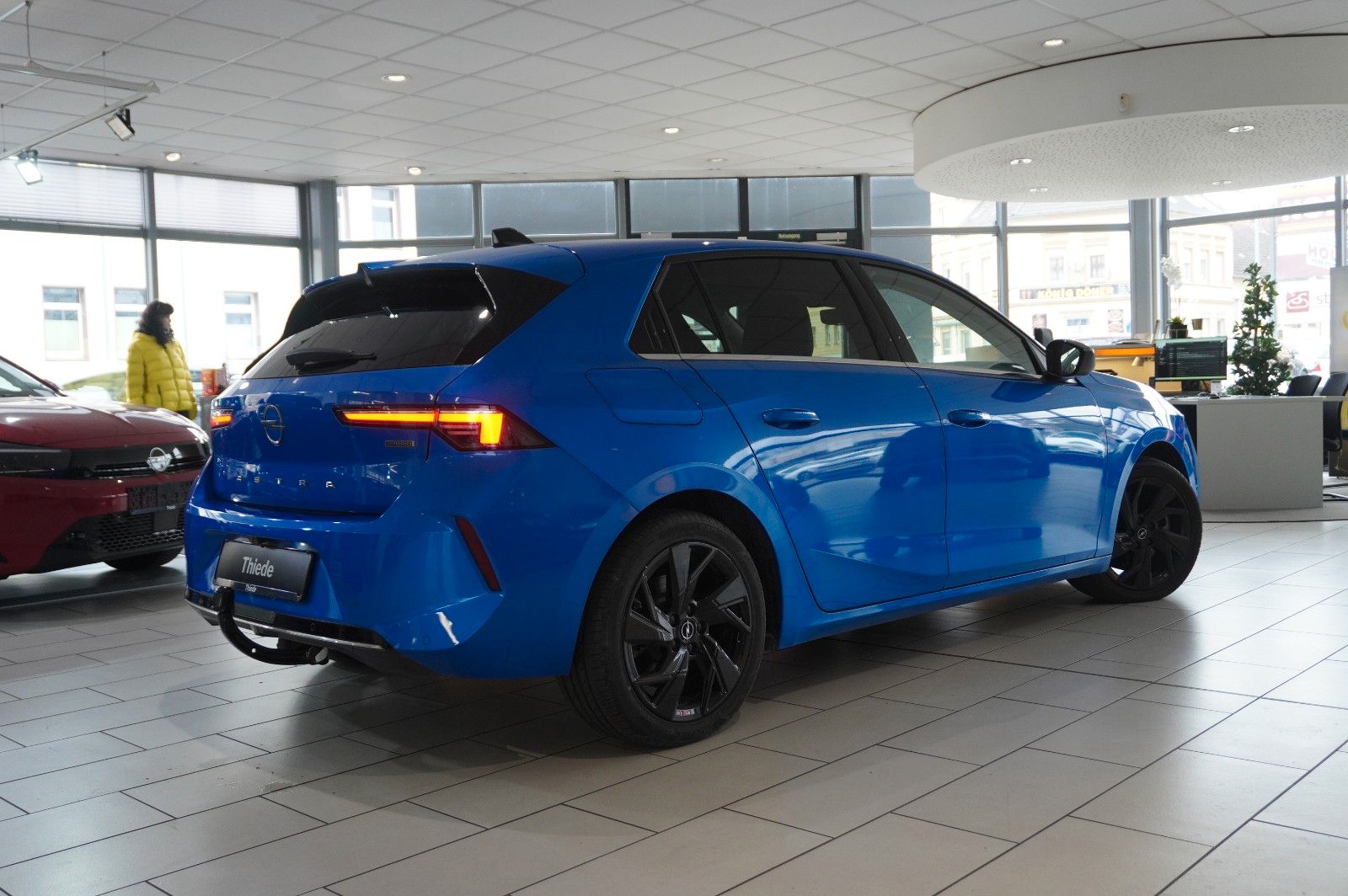 Fahrzeugabbildung Opel Astra L Lim. 1.6 HYBRID ELEGANCE NAVI/LED/SH/AHK
