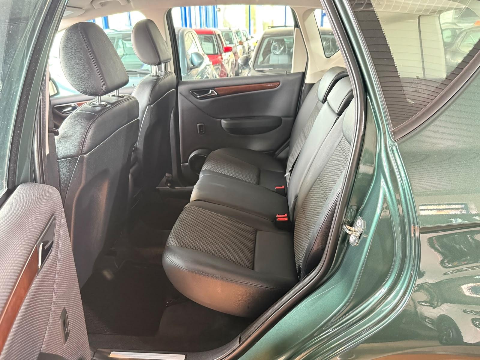 Mercedes-Benz A 180 Elegance Autom. / 30 Tkm/Sitzheizung / PDC