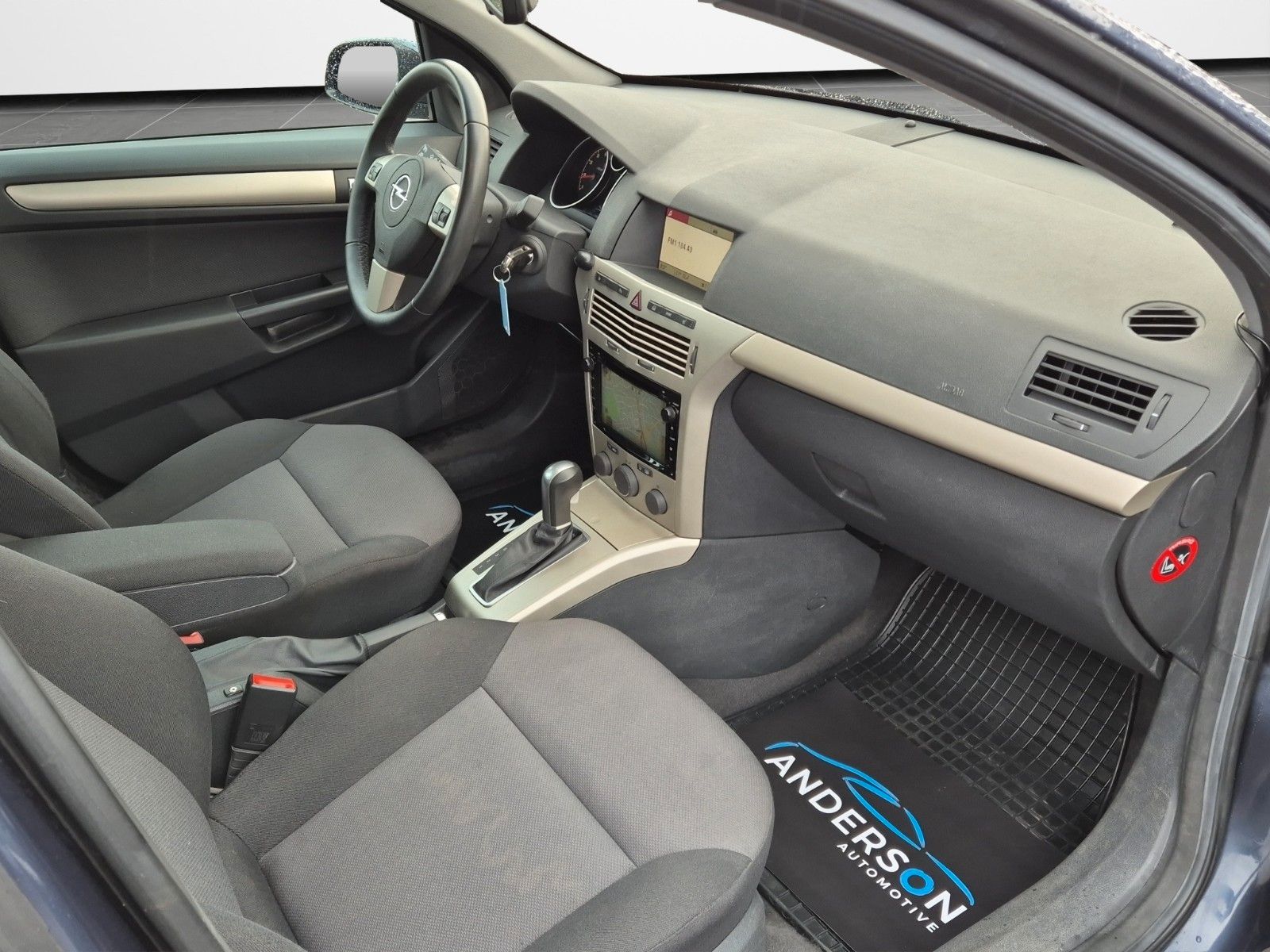 Fahrzeugabbildung Opel ASTRA AUTOMATIK ALU ALLWETT NAVI AHK KLIMA 2.HD