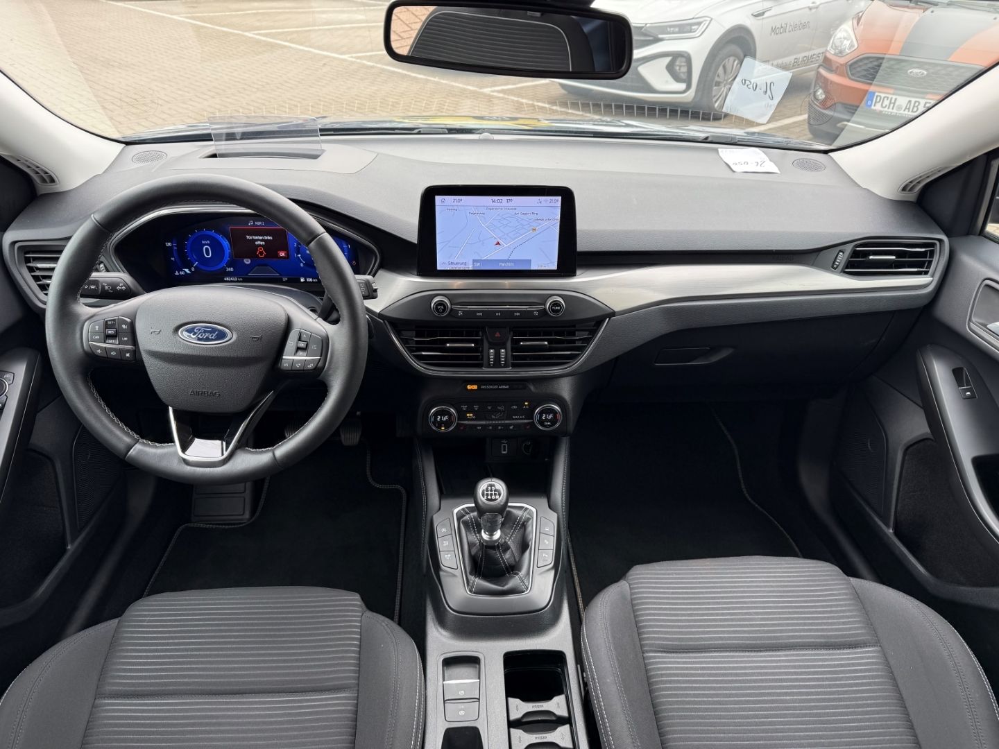 Fahrzeugabbildung Ford Focus Titanium X Turnier HUD Navi Digitales Cock