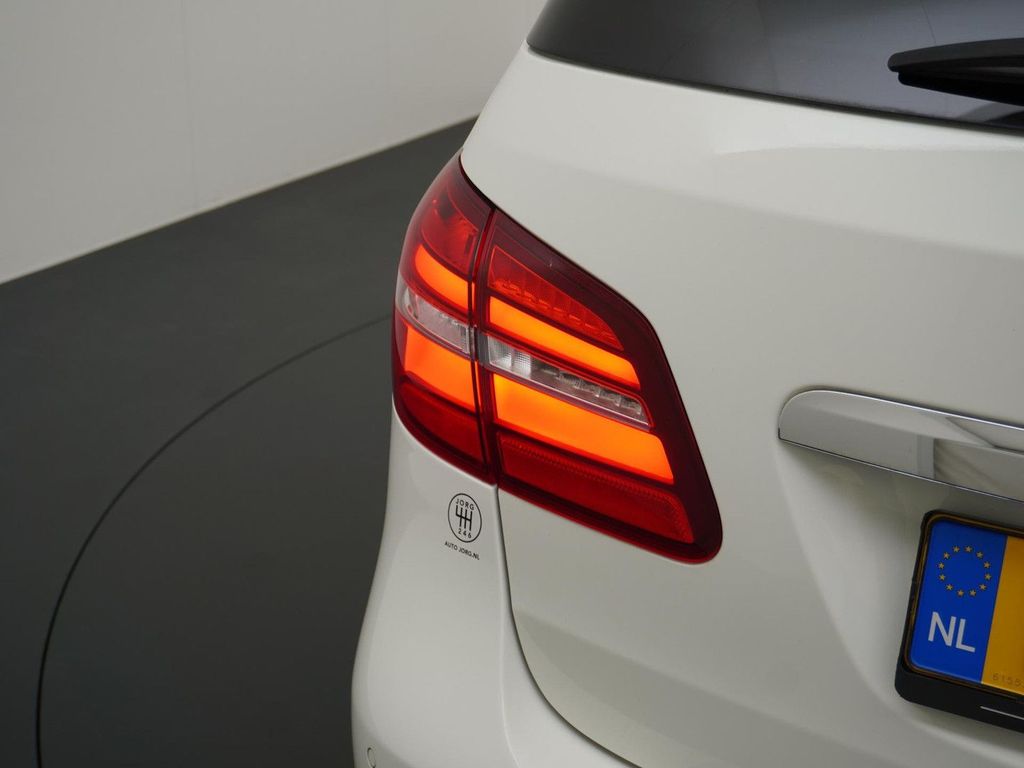 Mercedes-Benz B 180 Ambition Facelift AHK Led navi