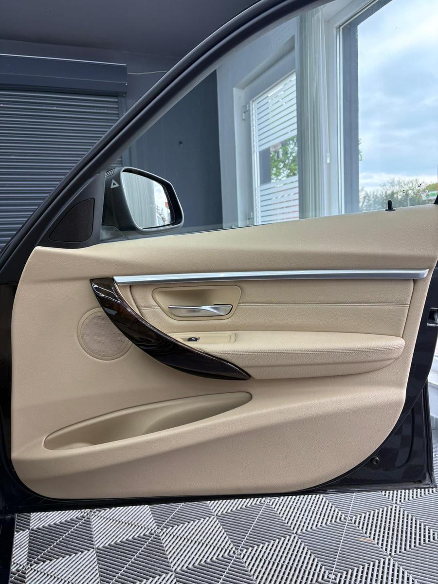 BMW 330 i xDrive Touring Luxury Line – 252 ch – HUD – Cuir – LED adaptatifs – Caméra – Navi Pro