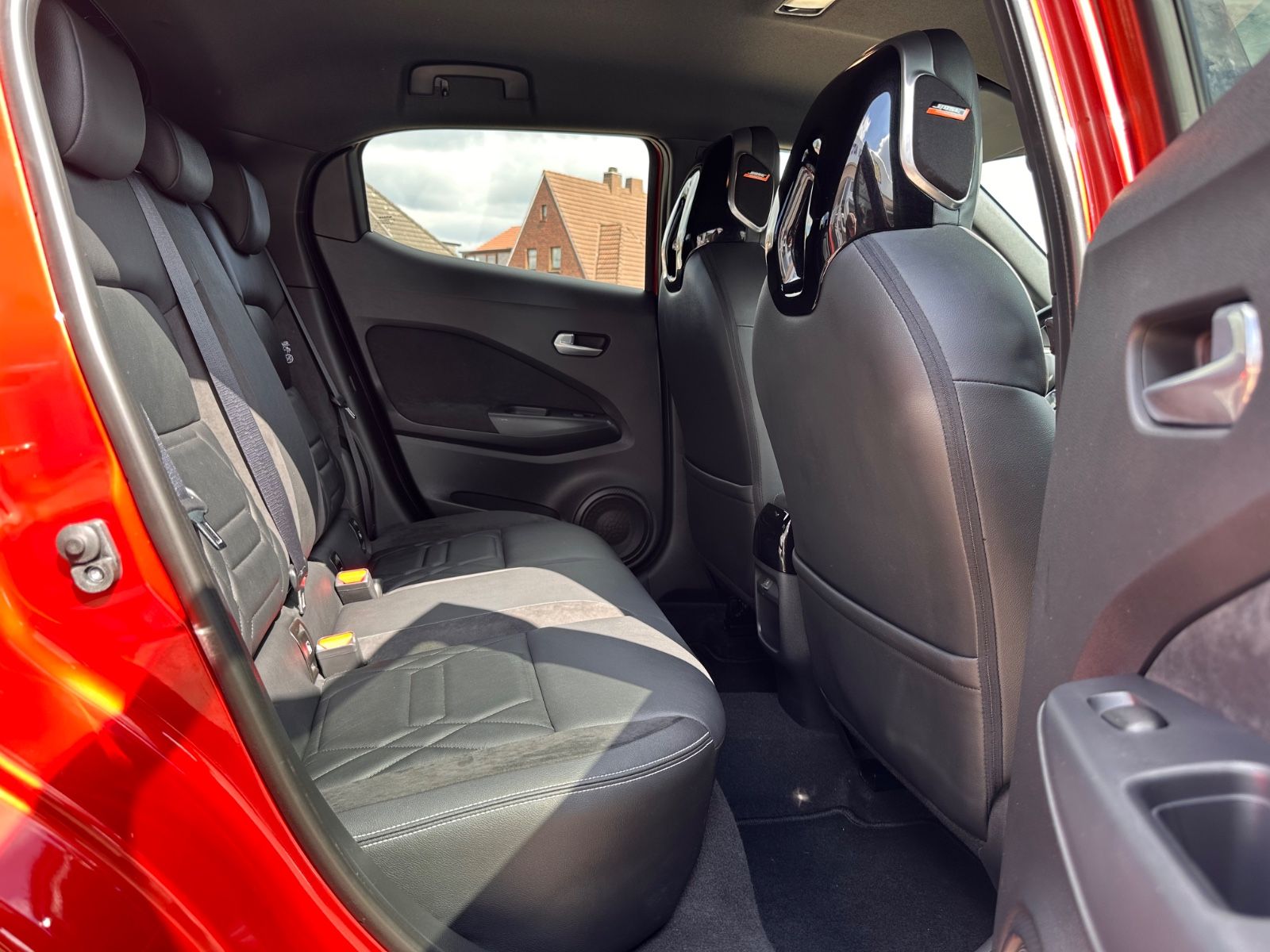 Fahrzeugabbildung Nissan Juke N-Design 1.0 DIG-T DCT Bose/LED/GRA/LM19"