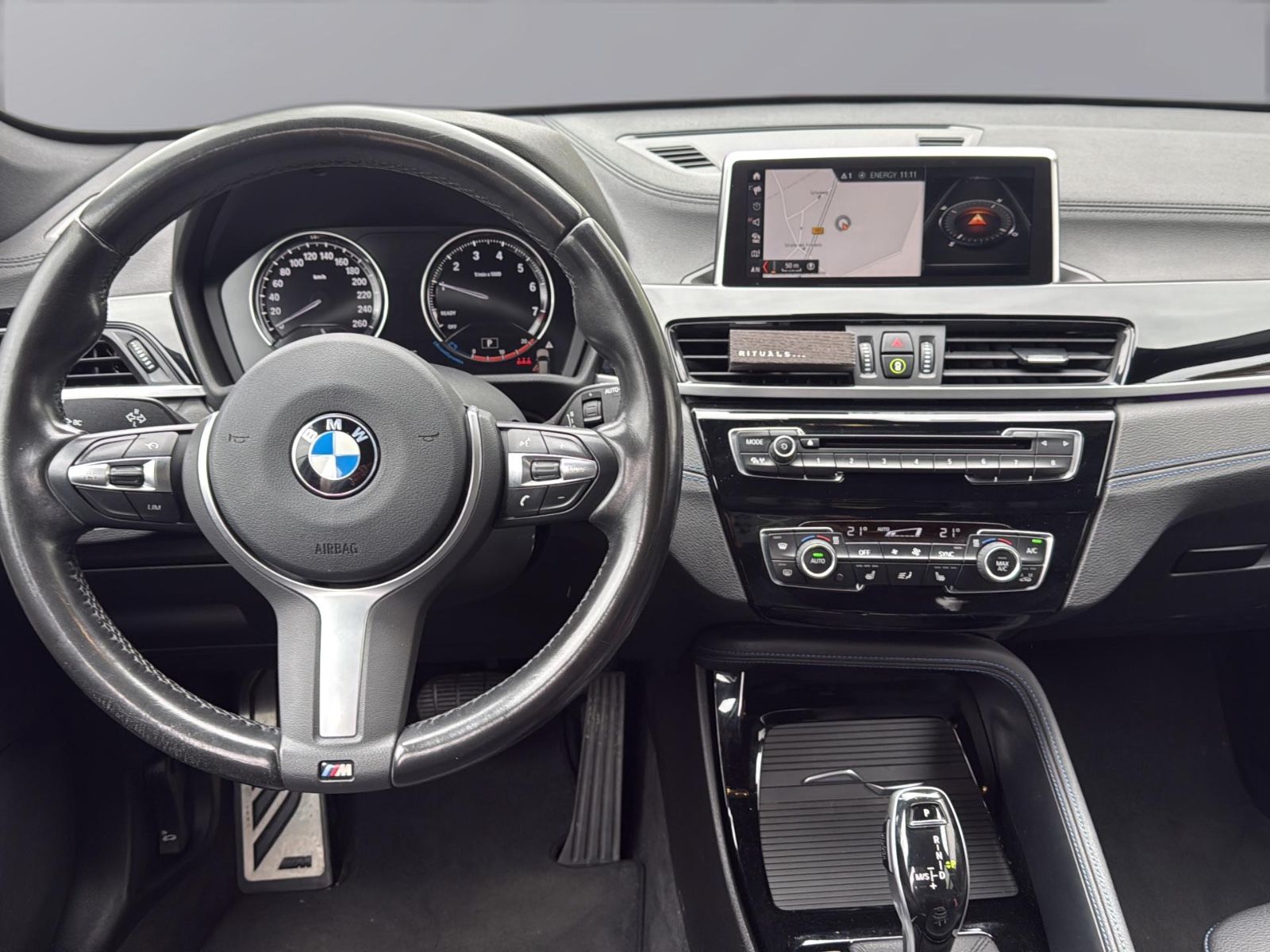 Fahrzeugabbildung BMW X1 sDrive 18 i M Sport/ 18 Zoll/ TOP