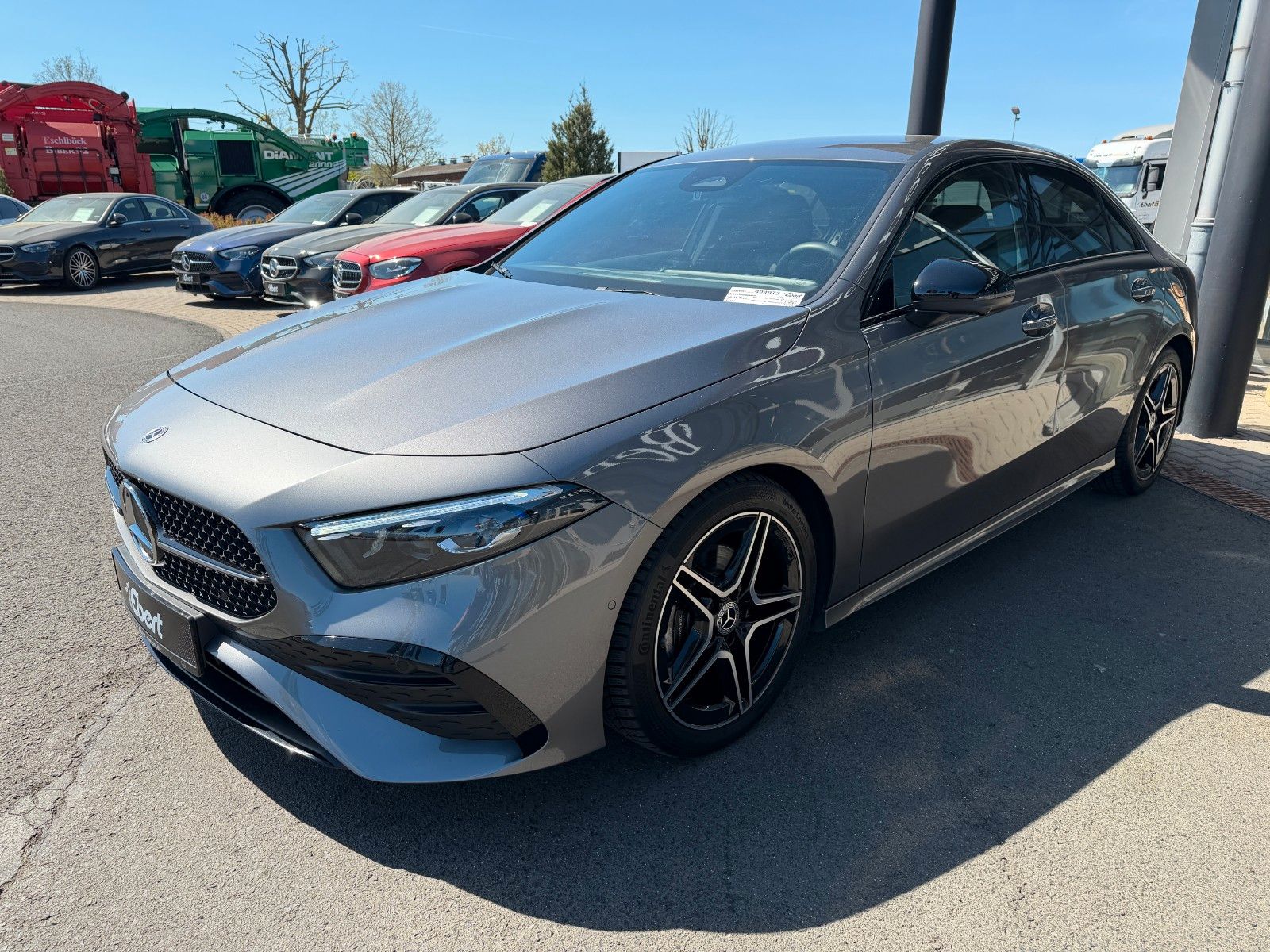 Fahrzeugabbildung Mercedes-Benz A 200 Limousine AMG NIGHT+AHK+MEMORY+360°+Ambien