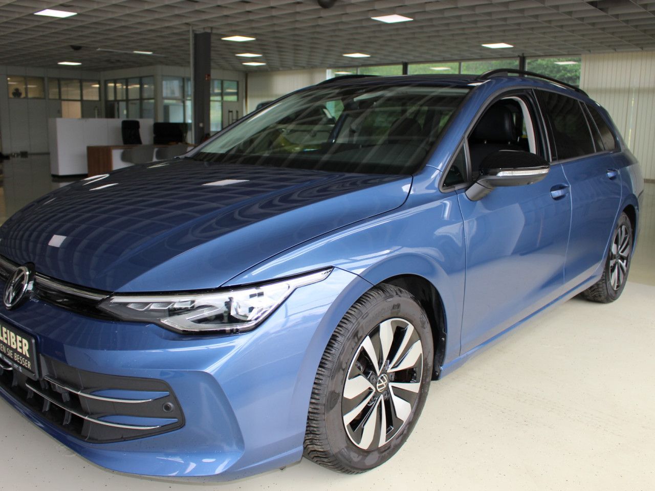 Fahrzeugabbildung Volkswagen Golf Var.1.5 TSI DSG Goal LED/AHK/RFK/NAV/ACC