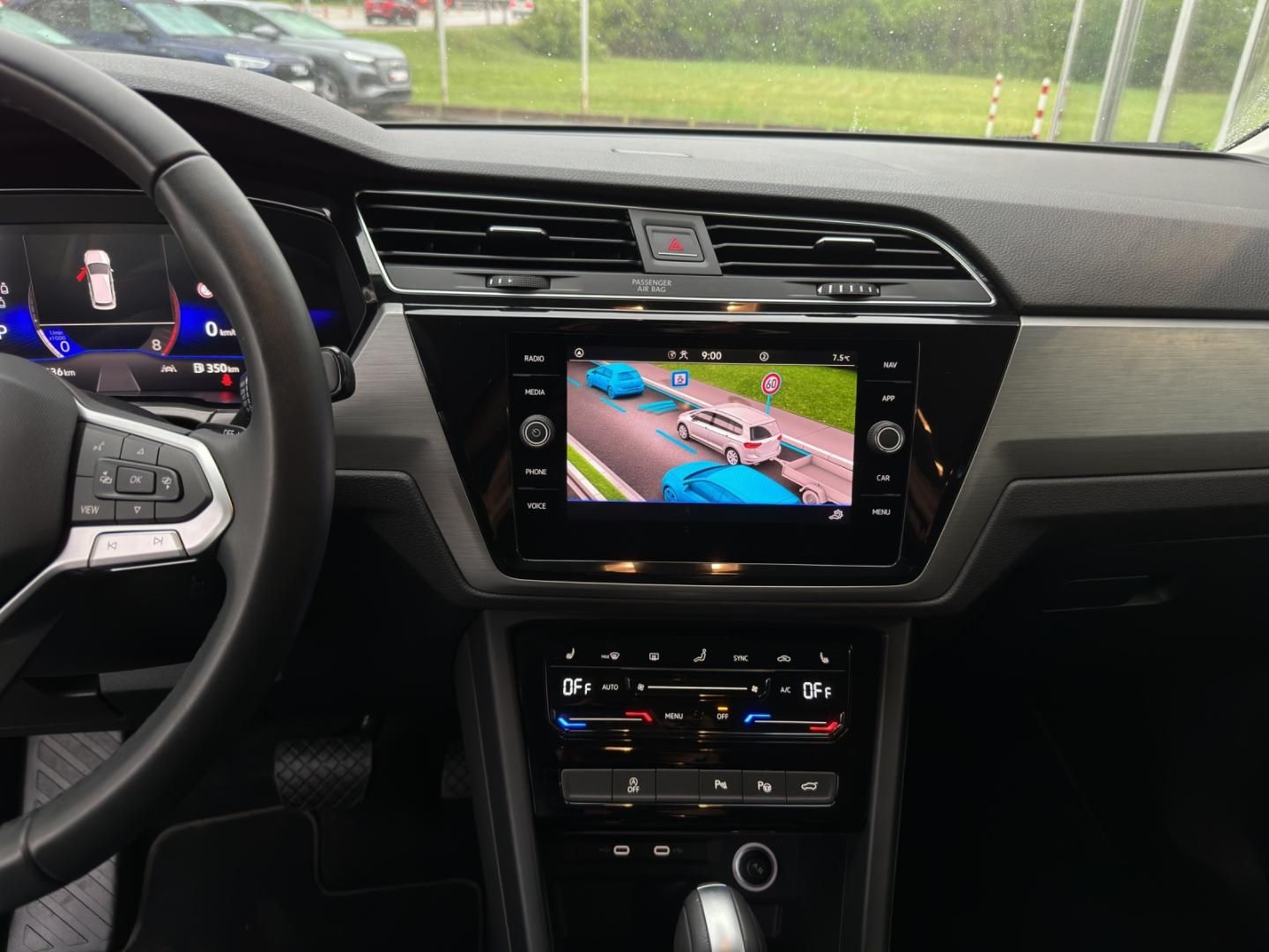 Fahrzeugabbildung Volkswagen Touran Comfortline 1.5 TSI-DSG,7-Sitzer,AHK,Navi