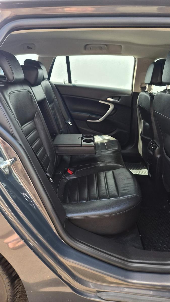 Opel Insignia 2012 — photo 19
