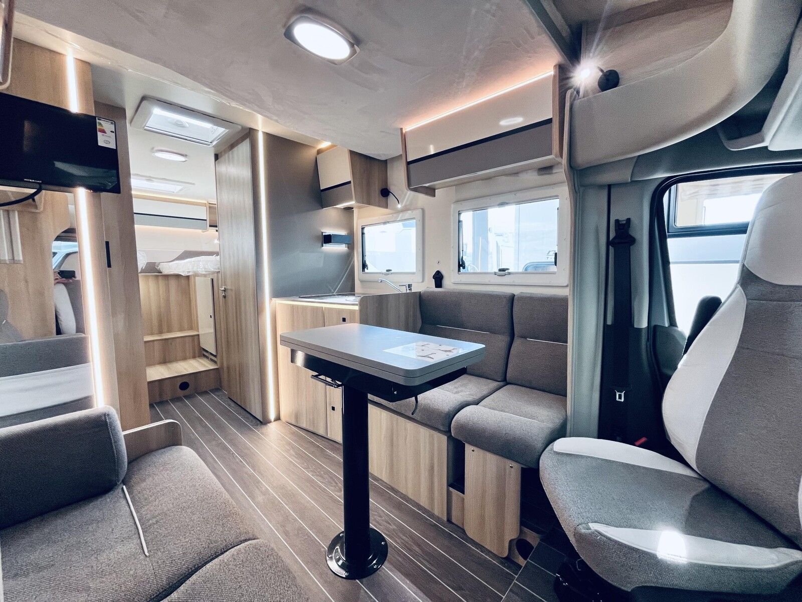 Fahrzeugabbildung NobelART T 7000 Ford