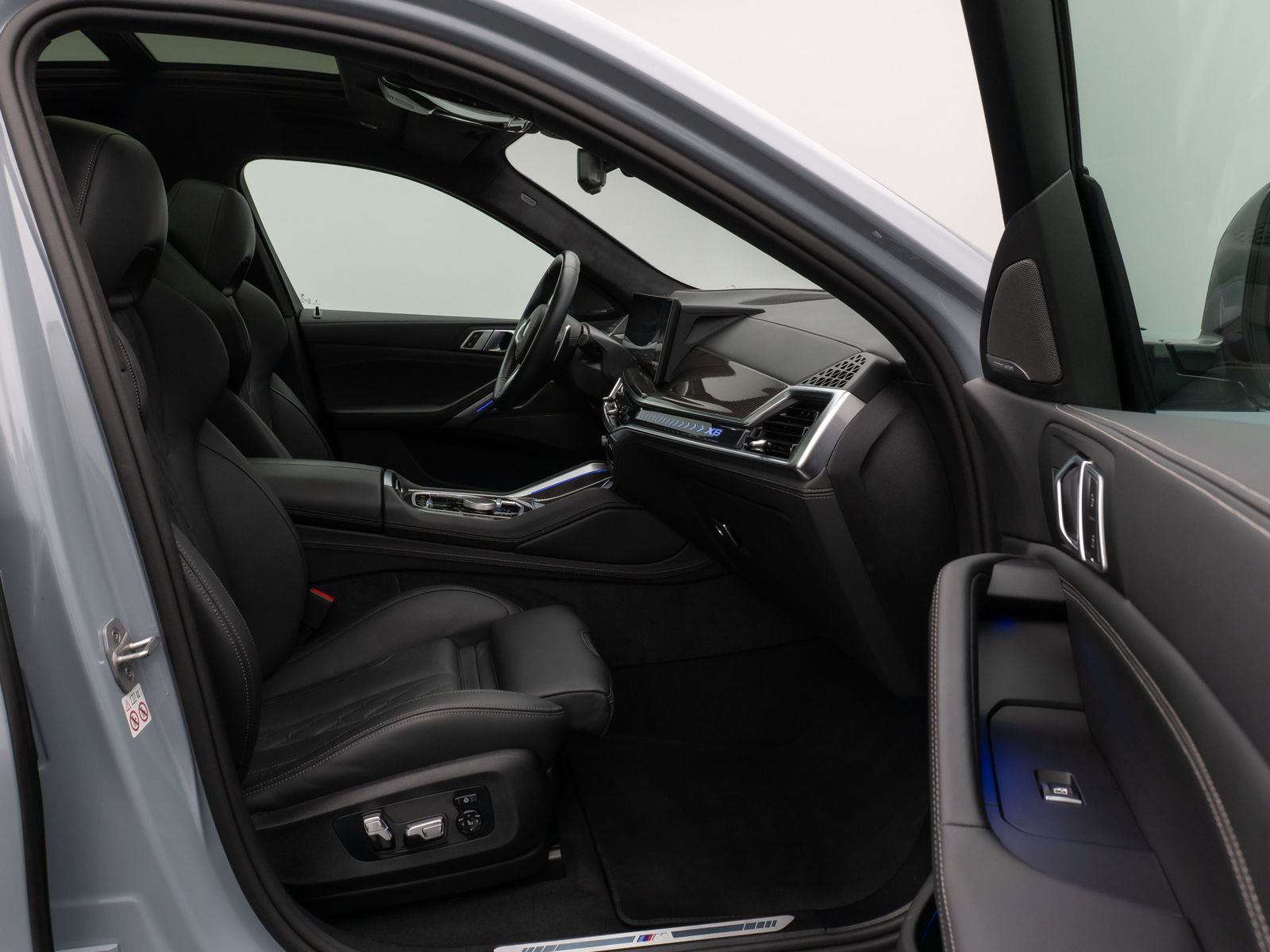 Fahrzeugabbildung BMW X6 xD30d M Sport Pro Panorama 360°HUD H/K 22Zoll