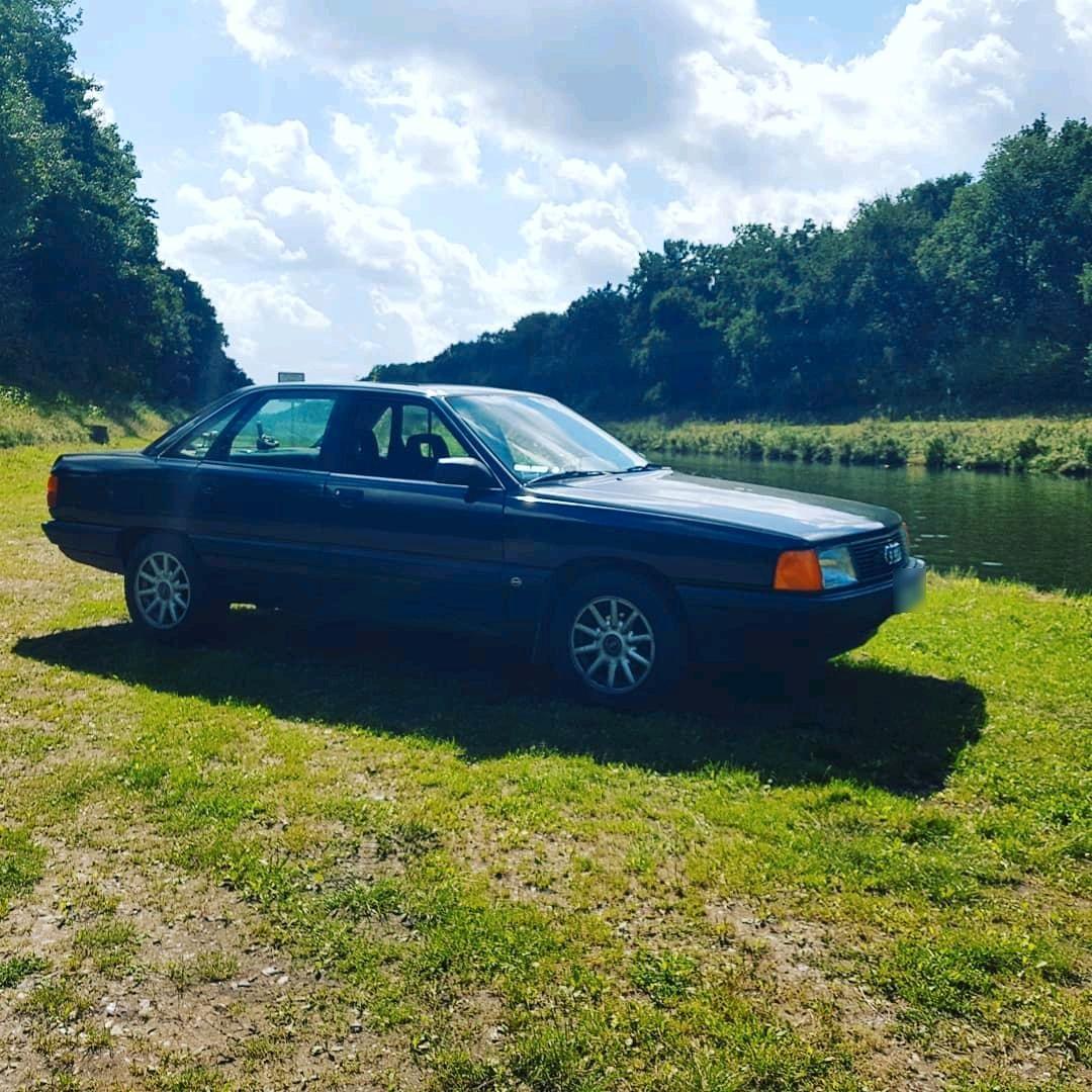 Audi 100