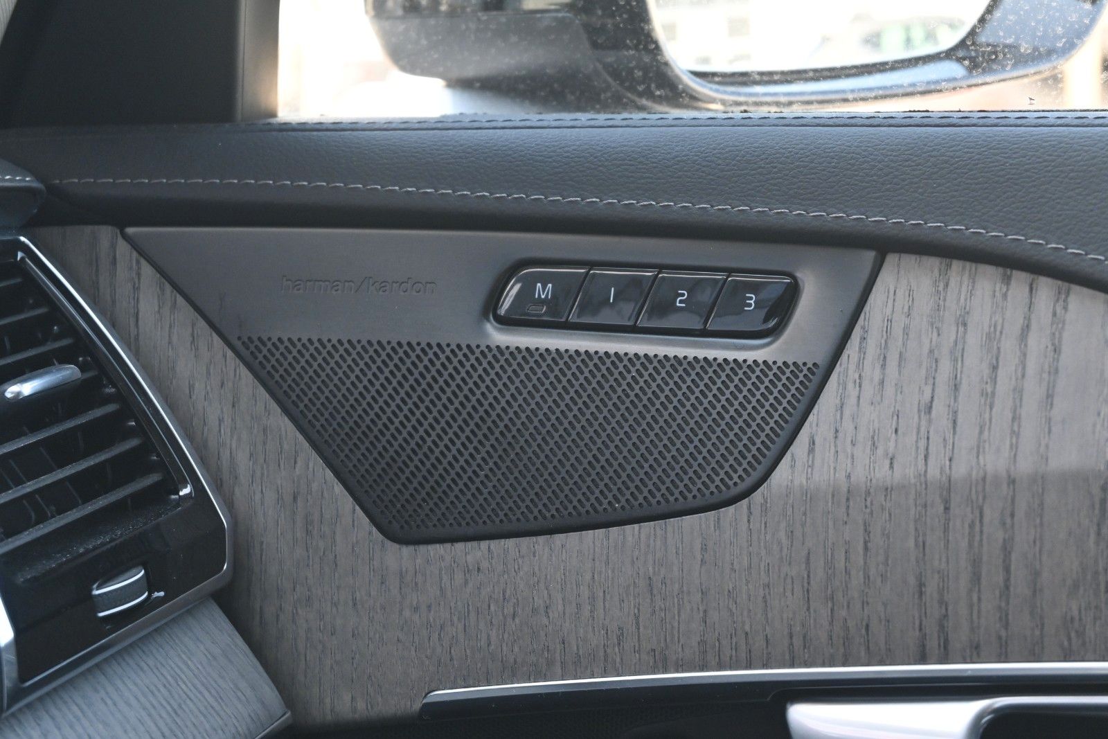 Fahrzeugabbildung Volvo XC90 B5 D AWD Dark*STDHZG*PANO*360°*