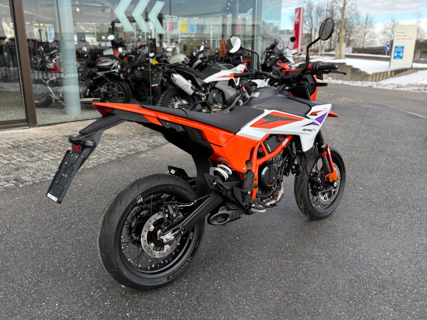 Fahrzeugabbildung KTM 390 SMC R 2026 Quickshifter+ inclusive