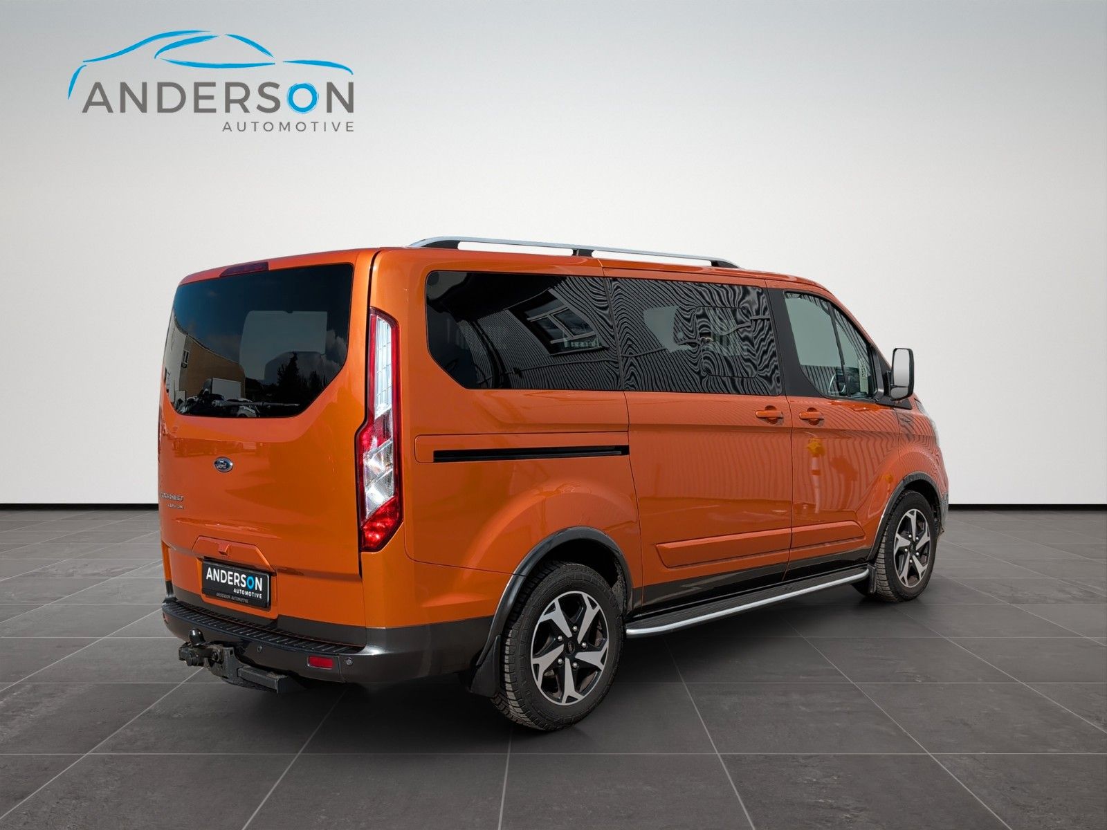 Fahrzeugabbildung Ford TOURNEO CUSTOM 320 L1 ACTIVE STHZ AHK KAM ASSIST