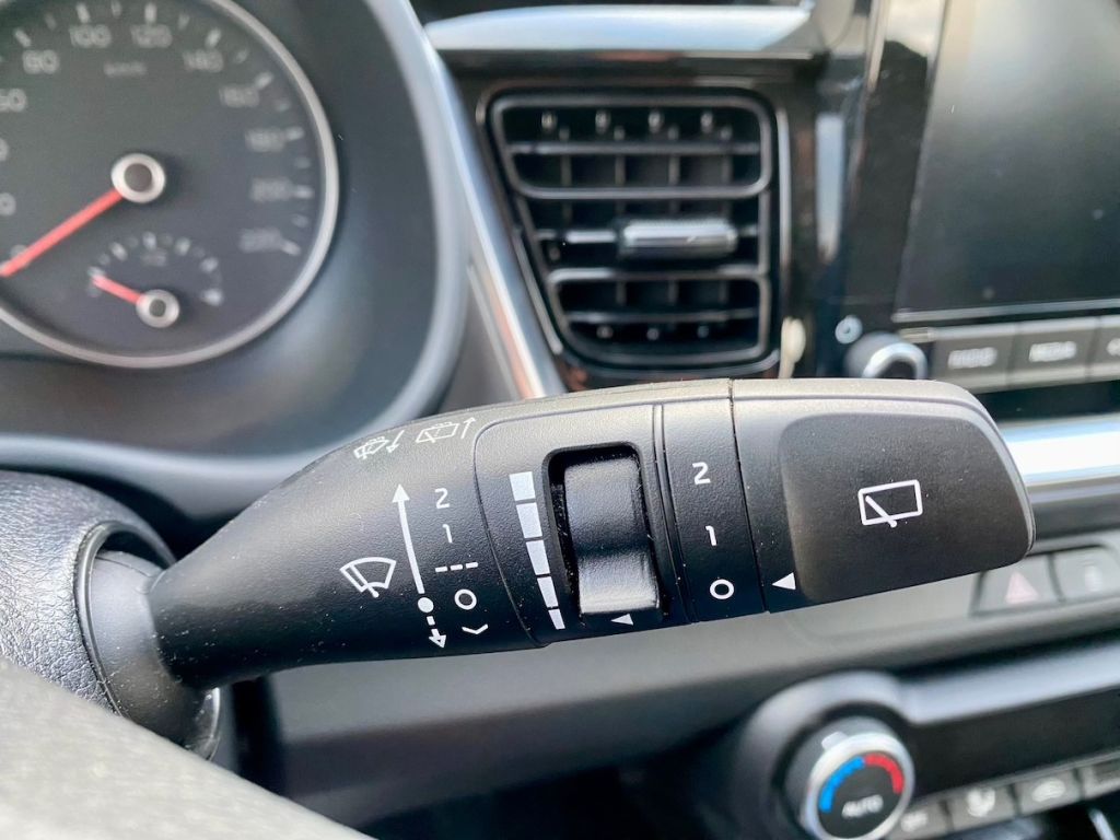 Fahrzeugabbildung Kia Stonic 1.0 DCT7 Vision AAC PDC SHZ ISOFIX ALU