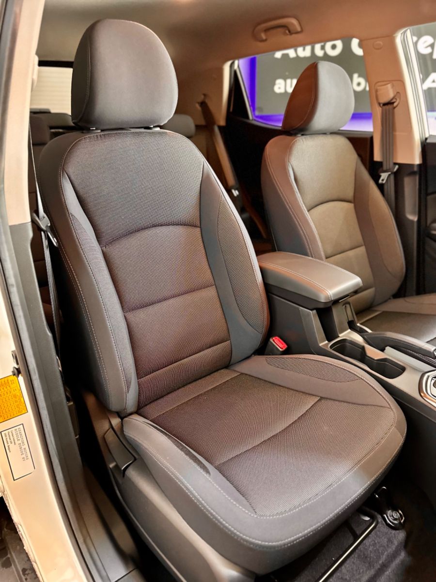Fahrzeugabbildung Ssangyong Tivoli Quartz 1,5P 2WD AUT*Navi*LED*Klima*Sommer