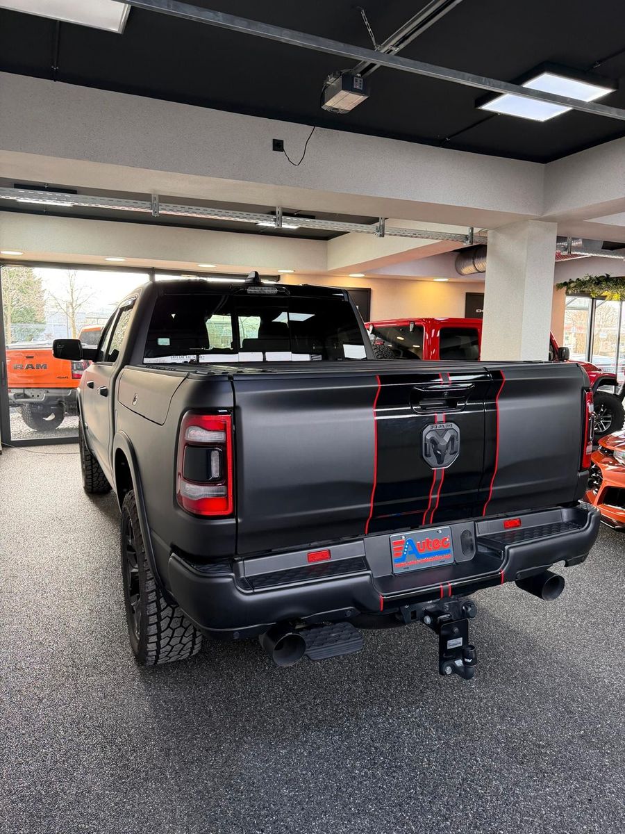 Fahrzeugabbildung Dodge LIMITED NIGHT ED. HEAD UP-LIFT-TAILGATE-PRINS