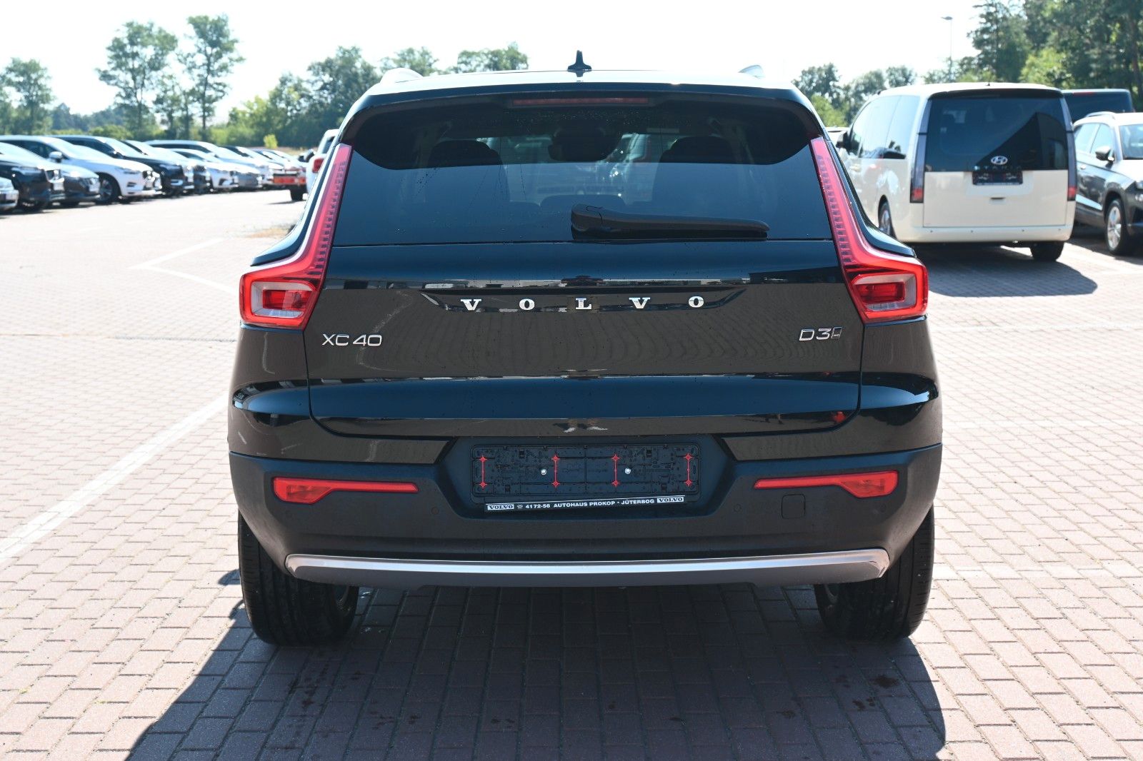 Fahrzeugabbildung Volvo XC40 D3 AWD Autom. Momentum*RFK*FSHZG*BLIS*AHK